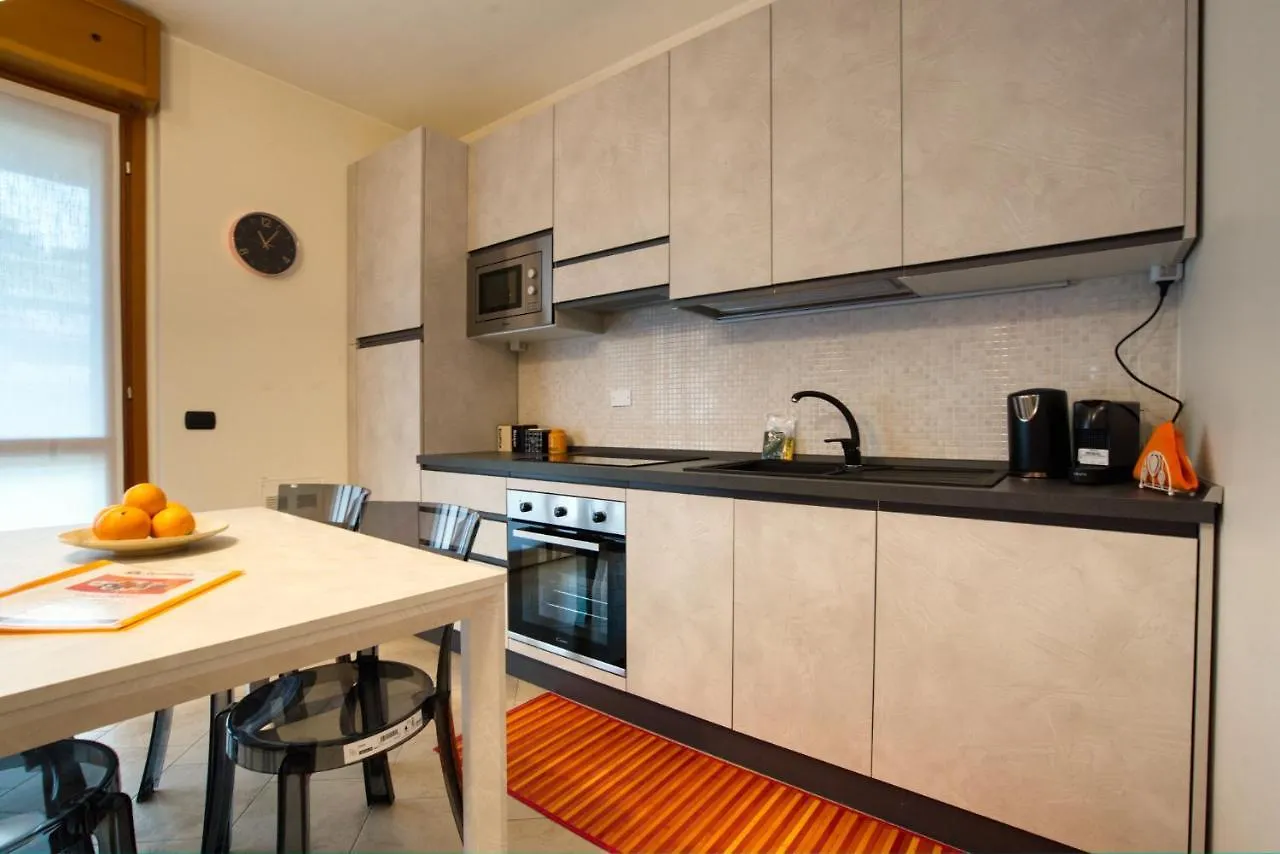Caseospitali - Casa Oranis, Bilocale Nuovo Con Balcone Perfetto Per Famiglie Cernusco Sul Naviglio 0*,  Italy